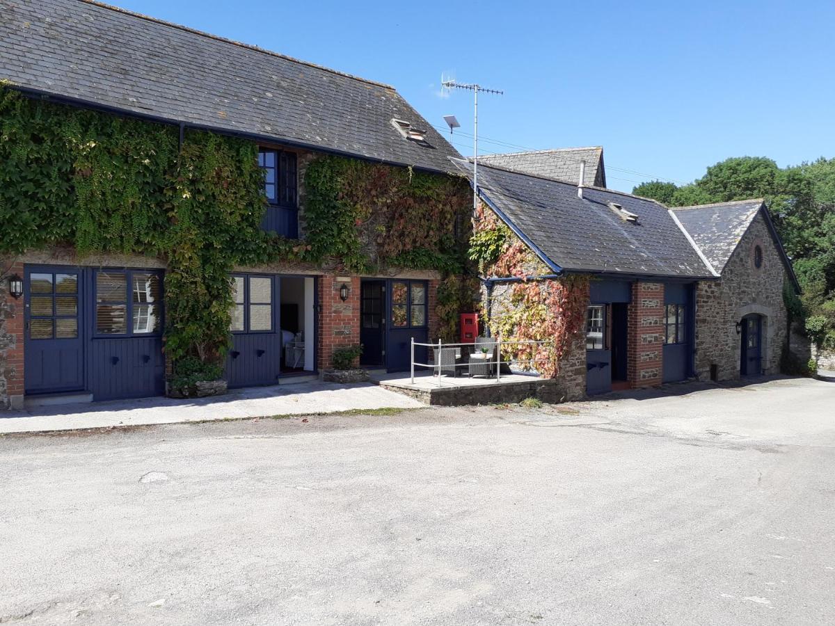 The Ivy Barn * Holbeton